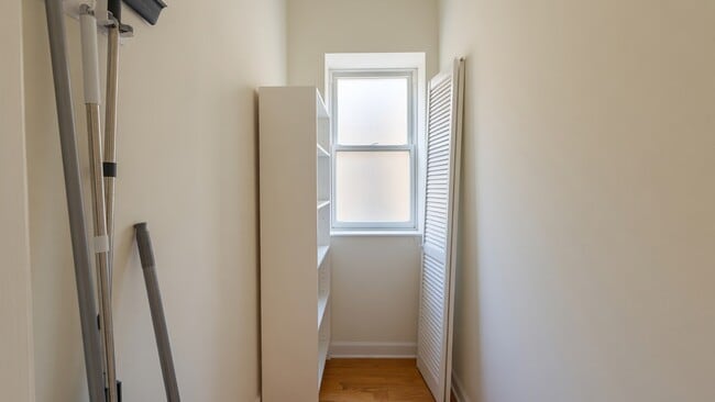 Photo - 3346 W Wilson Ave