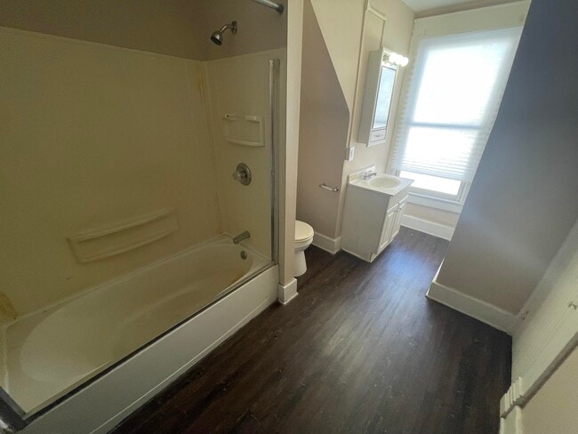 Photo - 321-2 Robinson-