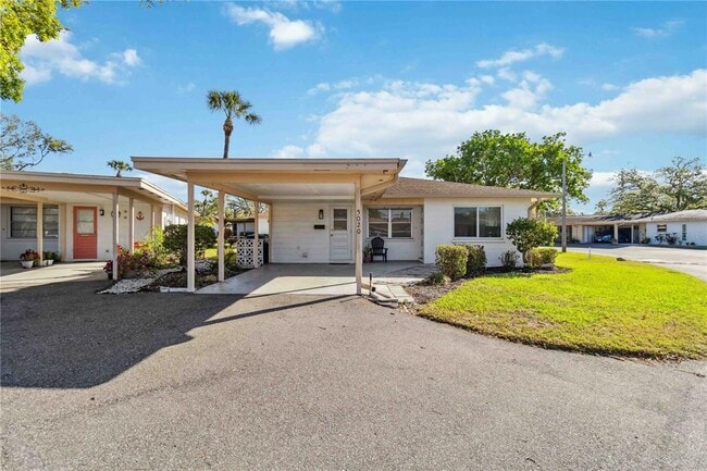 Photo - 5020 Live Oak Cir