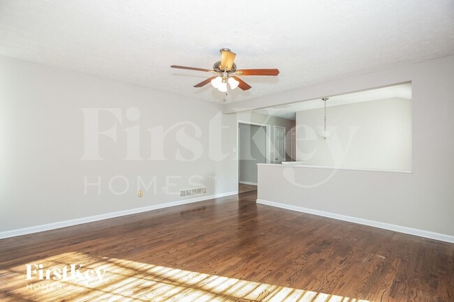 Photo - 1797 Bobo Rd