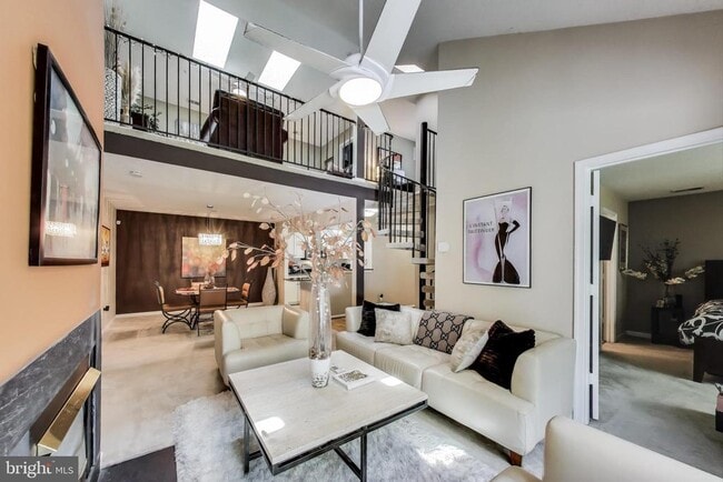 Photo - 10021 Vanderbilt Cir Unit 14