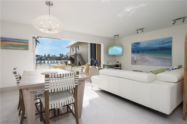 Photo - 2500 Gulf Shore Blvd N Unidad S6