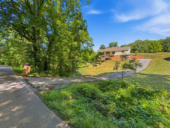 Photo - 1690 River Bend Rd