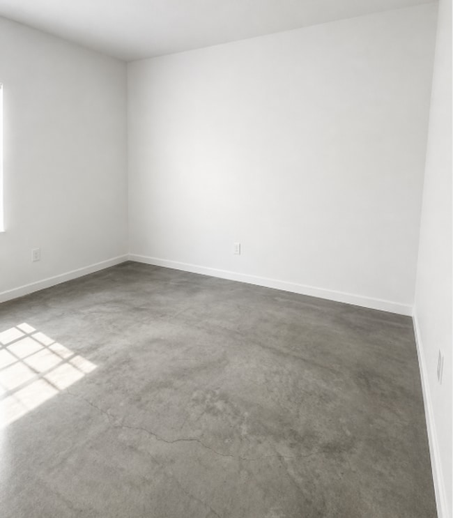 Photo - AVAILABE NOW ; APPLY TODAY ON OUR WEBSITE - 1 MONTH FREE