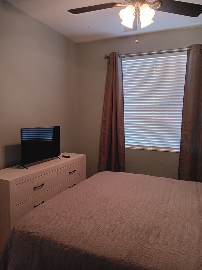 Photo - 2825 Tulare Ct