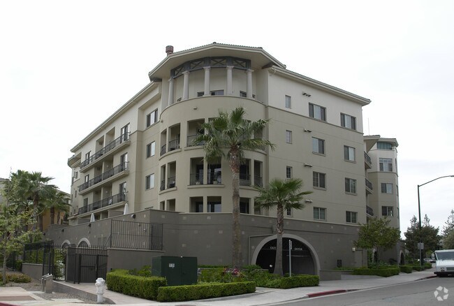 Photo - The Montecito Condominiums