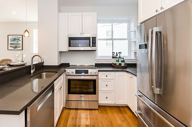 Photo - 9/1 Sunny, renovated 3BR/2BA right in Port...