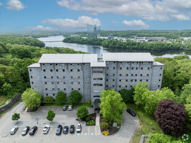 Exterior - Cove View Condominiums