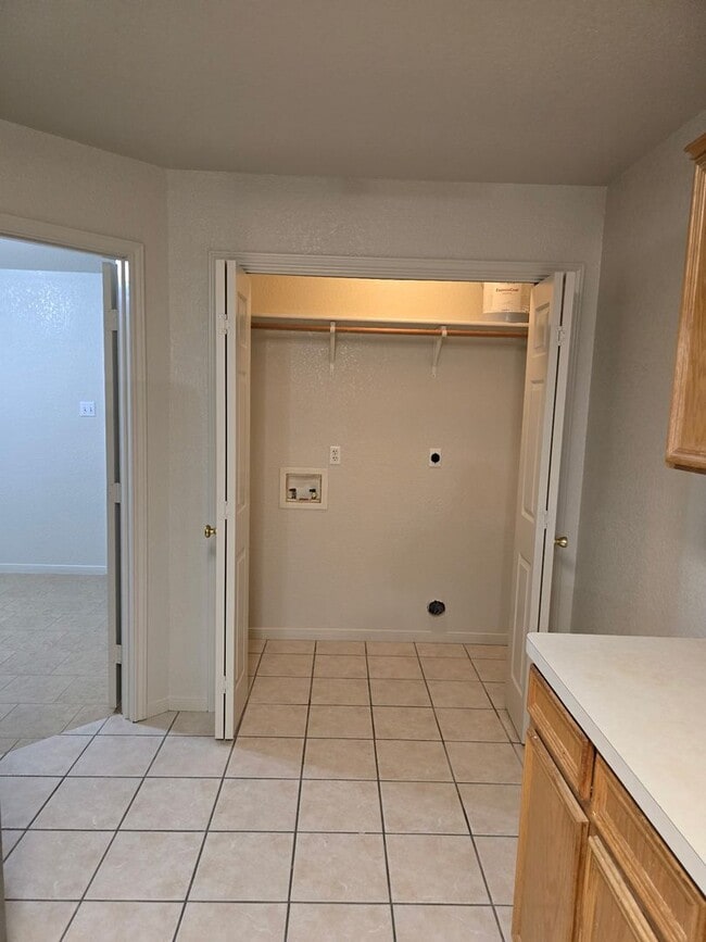 Photo - 1602 Van Zanten Dr Unidad A