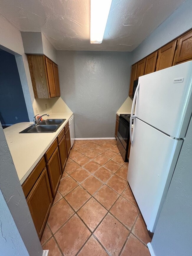 Photo - 2 bed/2 bath condo near the OU Campus Unit 246