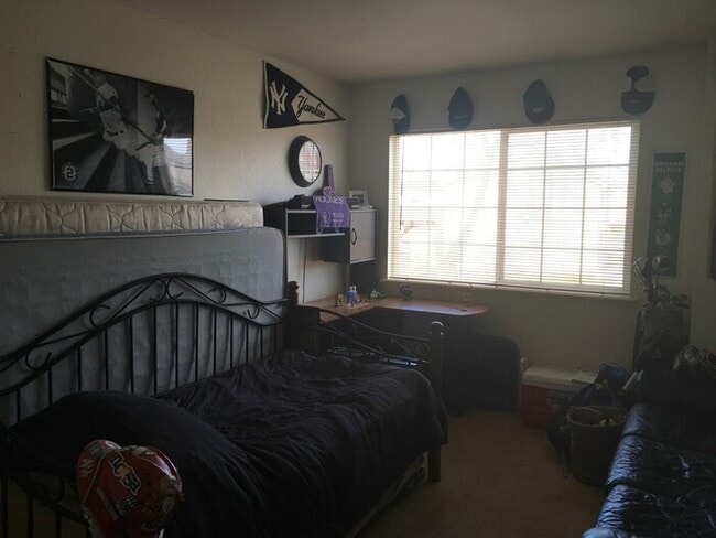 Photo - 2 Bed 1.5 Bath Townhouse End Unit in North Central Loveland