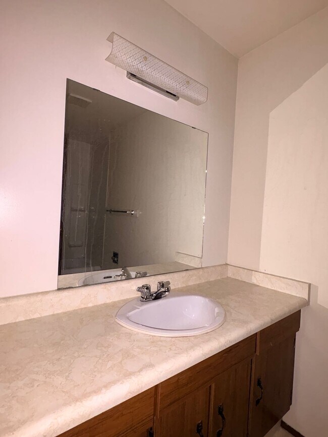 Photo - 2 Bed 1 Bath Unit in Rocky Mountain House, AB Unit 404A