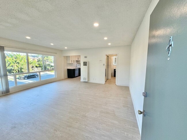 Photo - 3419-31 Keystone Ave Unit 19 04