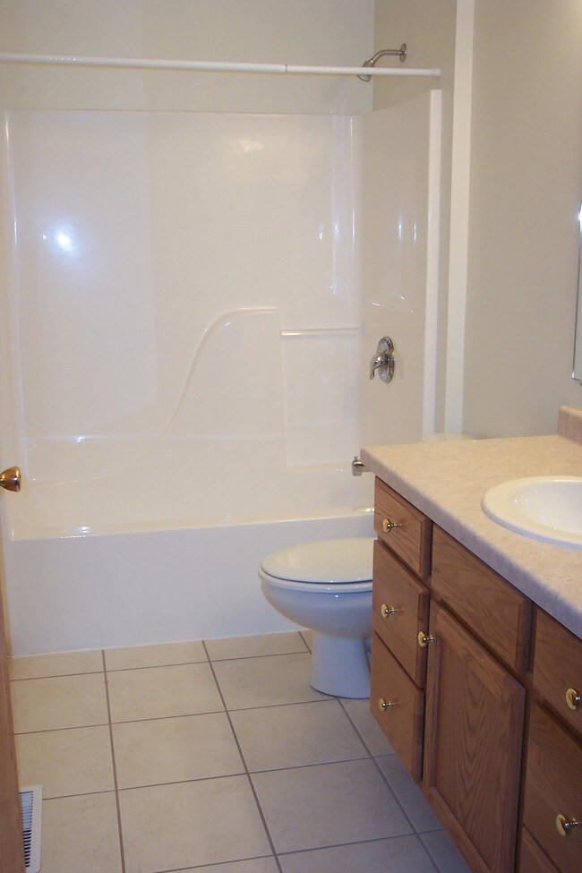 Photo - 610 Kozarek Ave