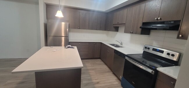 Building Photo - 25 Isherwood Av Unit 40