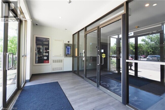 Photo - 255 Keats Way Unité 208