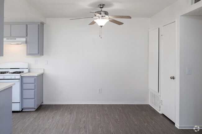 1 habitación, 1 baño - 720 pies cuadrados - Comedor - Lakeridge Apartments