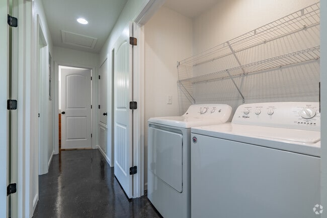 3BR, 2BA - 1,153SF - Laundry