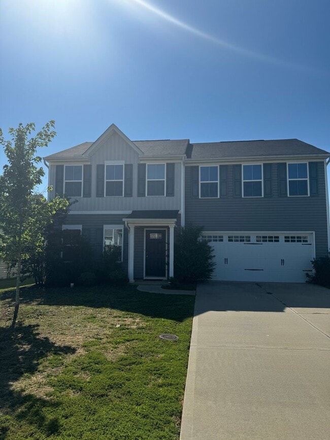 Building Photo - Price & Location!