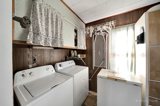 Photo - 303 S East St