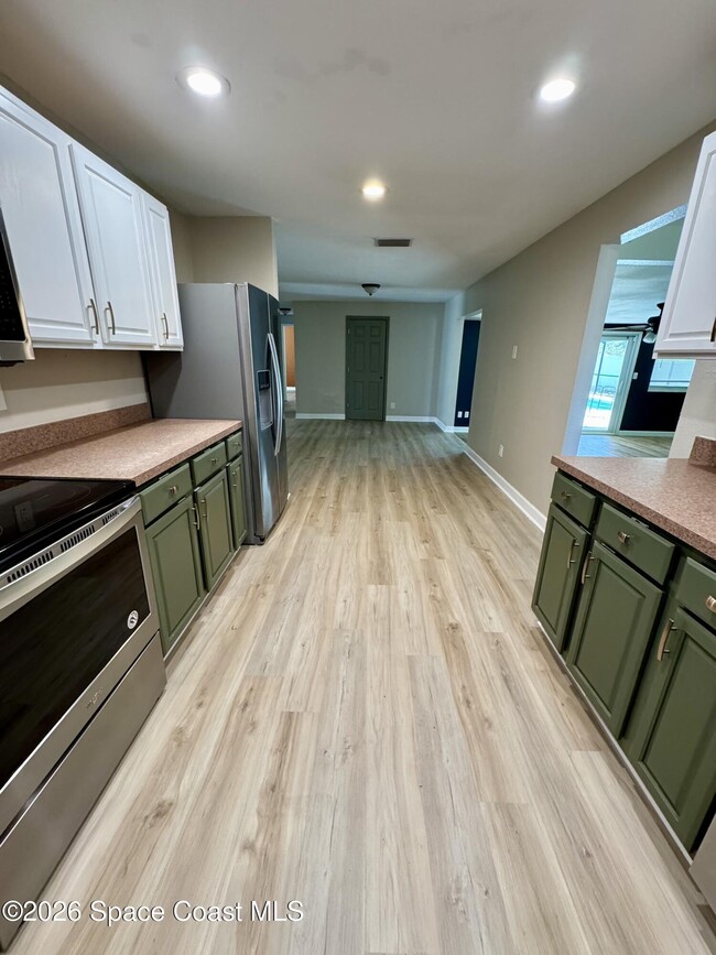 Photo - 563 Karney Ave NE