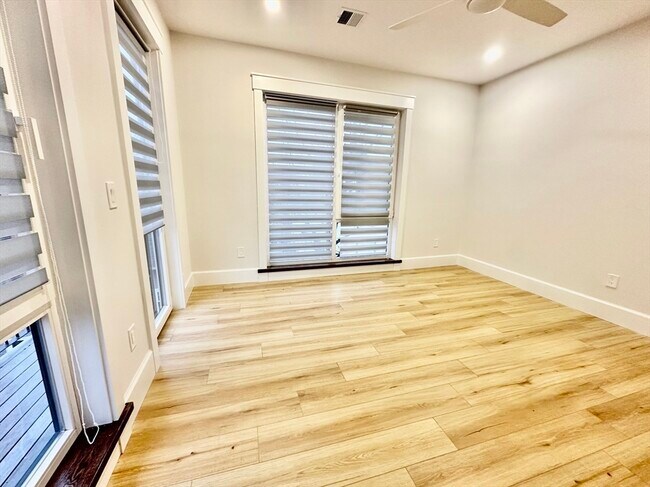 Photo - 100 Mt Pleasant Ave Unidad 4