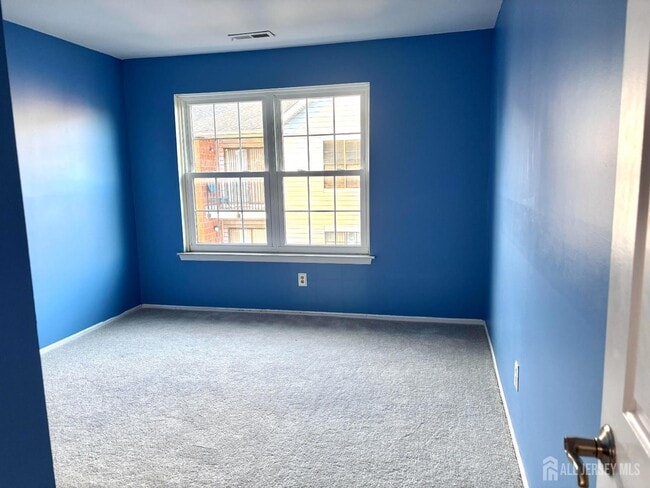 Photo - 98 Keystone Ct