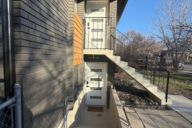 365 Downington Ave S