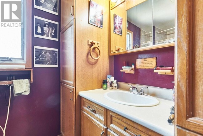 Photo - 704 Brock St S Unit 2