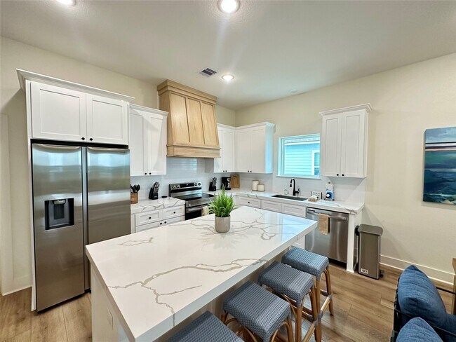 Photo - 2503 103rd St