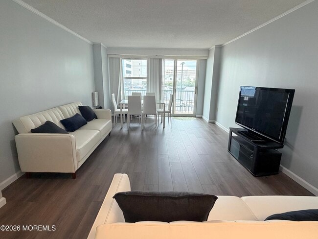 Building Photo - 480 Ocean Ave N Unit 2G