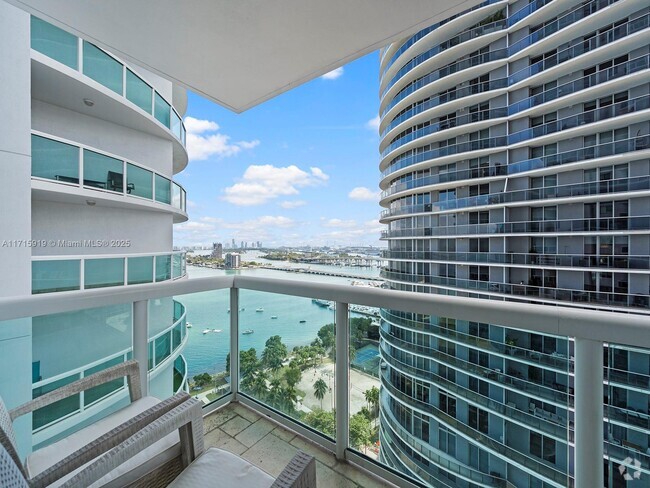 Building Photo - 1800 N Bayshore Dr Unit 2211 Rental