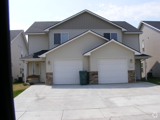 Building Photo - 3484 Vela Pl Unit 3484 Vela Pl #B Rental