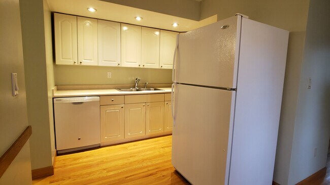 Photo - 1709 Como Ave SE Unit #1