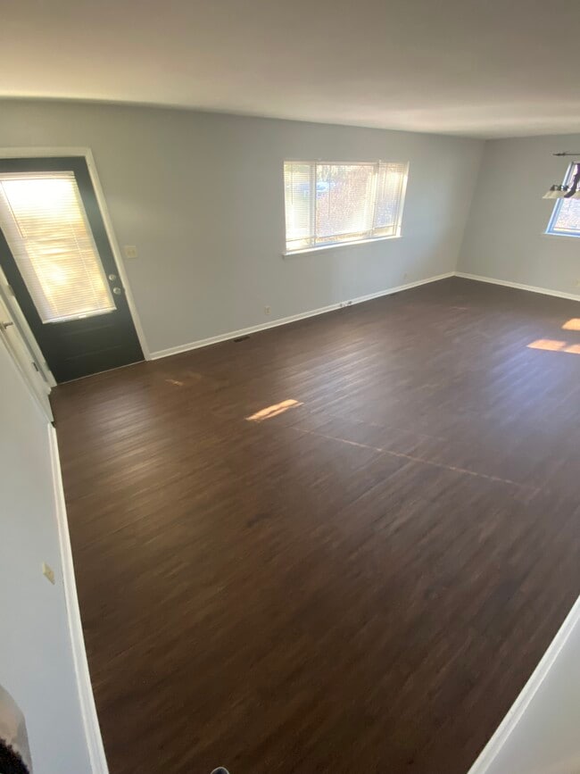 Photo - 3636 Phelps St