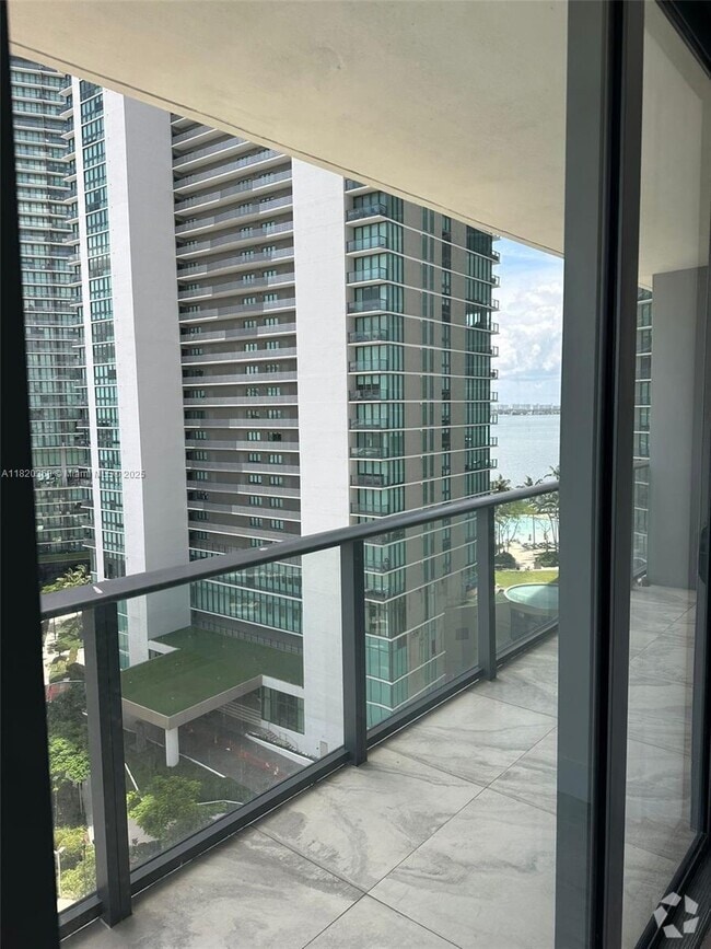 Building Photo - 501 NE 31st St Unit 1001 Rental