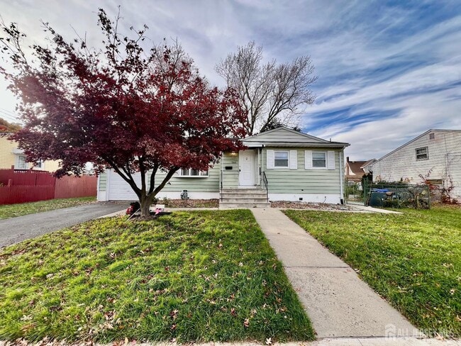 Building Photo - 340 Old Post Rd