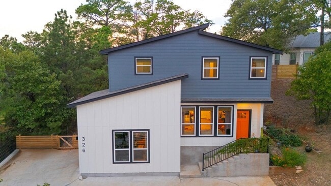 Photo - 326 Tahitian Dr