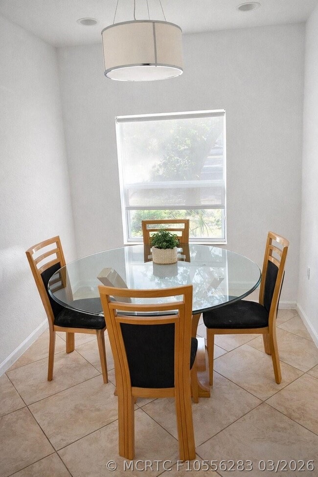 Building Photo - 2521 NW 31st Ct Unit 2521