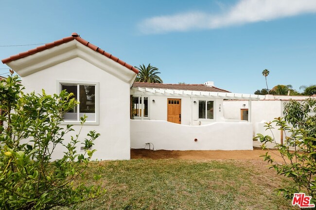 Building Photo - 784 Elmira St