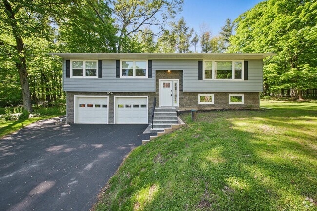 Building Photo - 30 Doe Rd Rental