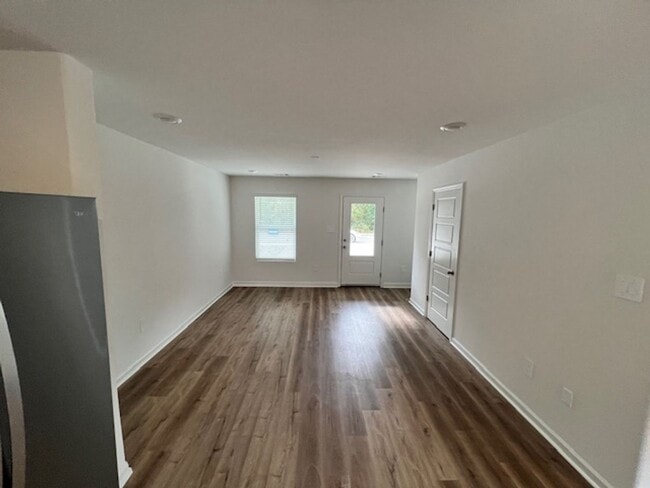 Photo - 964 Waterford Ln