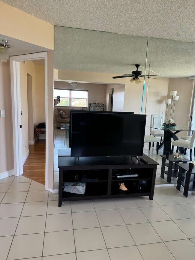 Photo - 3465 Via Poinciana Unit 806