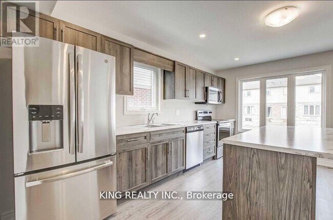 Photo - 126 Monarch St