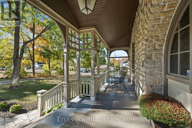 Photo - 161 Union St N