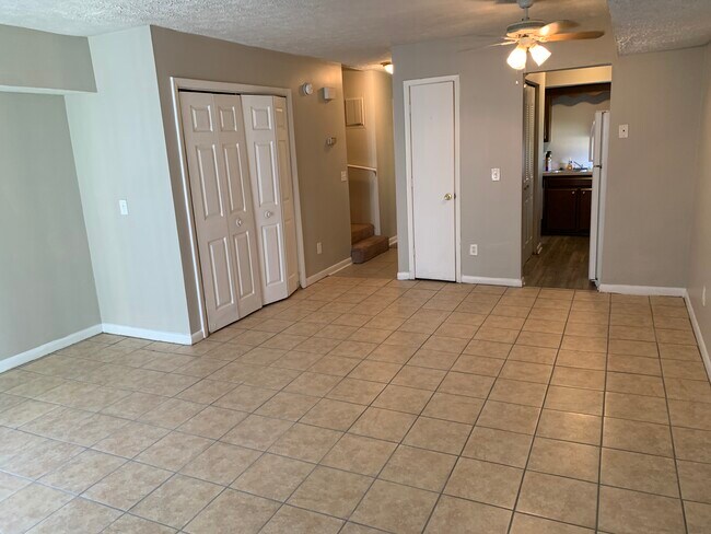 Photo - 597 Delzan Pl