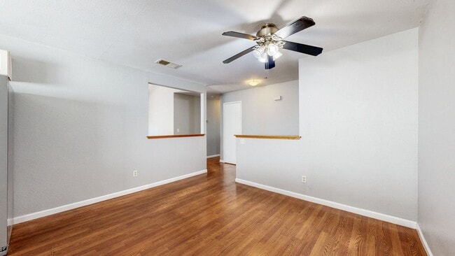 Photo - 8690 Lords Manor Way