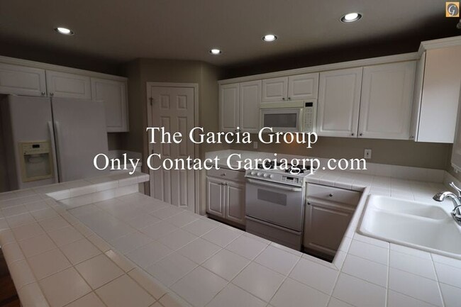 Photo - 6034 Northeast Birch Street