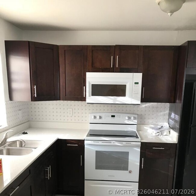 Photo - 2400 NW 21st St Unit 3