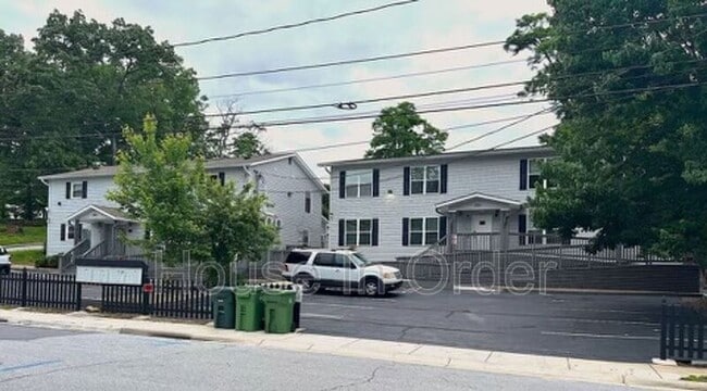 Photo - 305 8th Ave E